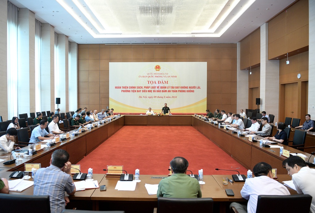 Làm rõ điều kiện khai thác và thẩm quyền cấp phép máy bay không người lái - 1 Làm rõ điều kiện khai thác và thẩm quyền cấp phép máy bay không người lái - 1