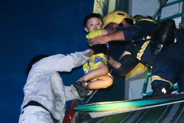 Giữa vòng tay thần lửa...