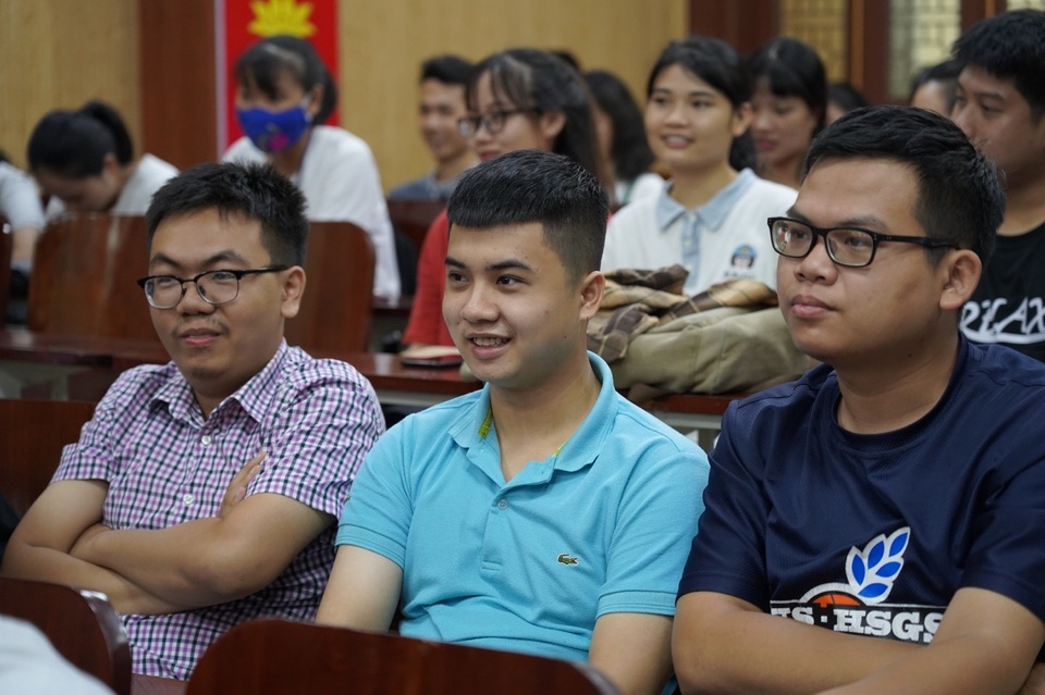 Thủ khoa đầu ra trường ĐH Khoa học Tự nhiên nhận học bổng danh tiếng Pháp - 1 Thủ khoa đầu ra trường ĐH Khoa học Tự nhiên nhận học bổng danh tiếng Pháp - 1
