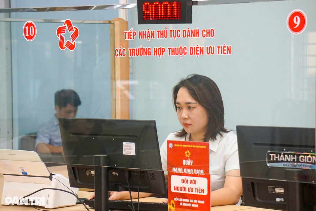 Đà Nẵng tiếp nhận gần 50.000 hồ sơ hành chính trong tháng 7 - 1 Đà Nẵng tiếp nhận gần 50.000 hồ sơ hành chính trong tháng 7 - 1