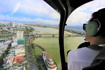 Đà Nẵng mở lại tour bay trực thăng ngắm thành phố