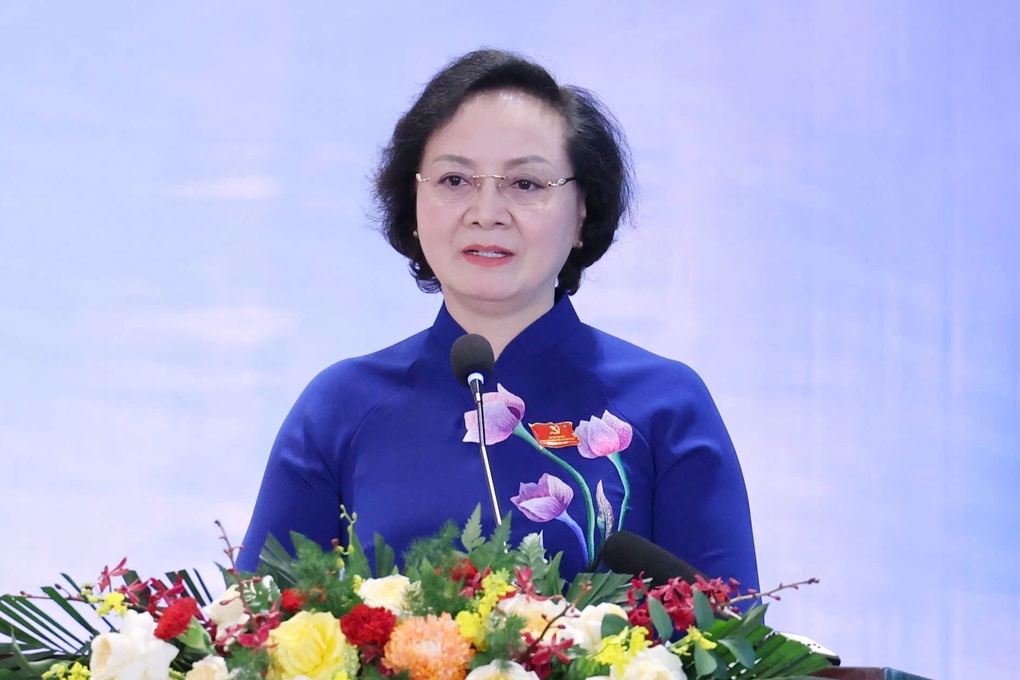 Minister van Binnenlandse Zaken deelt het succes van de grote revolutie in de herstructurering van het apparaat - 1 Bộ trưởng Nội vụ chia sẻ thành công của cuộc đại cách mạng sắp xếp bộ máy - 1