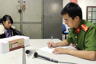 Bắt hai chị em đi mô tô chở theo 14 bánh heroin