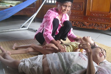 Hai đứa con hơn 10 năm chưa một lần gọi mẹ