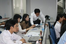 Việc nâng lương với lao động hợp đồng trong đơn vị sự nghiệp