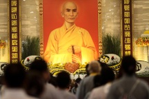 Phật tử khóc nghẹn tại lễ tưởng niệm 60 năm Bồ tát Thích Quảng Đức tự thiêu