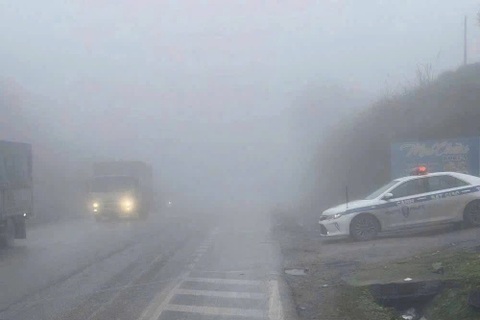 CSGT khuyến cáo người dân khi lái xe trong thời tiết sương mù, mưa phùn