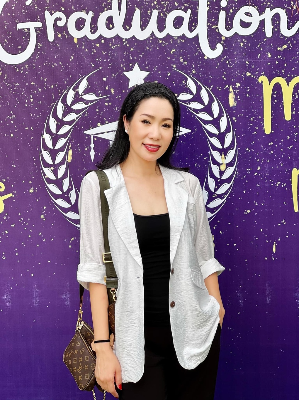 Trịnh Kim Chi lấy bằng đại học ở tuổi 51: Vừa đi chống dịch, vừa học online - 3 Trịnh Kim Chi lấy bằng đại học ở tuổi 51: Vừa đi chống dịch, vừa học online - 3