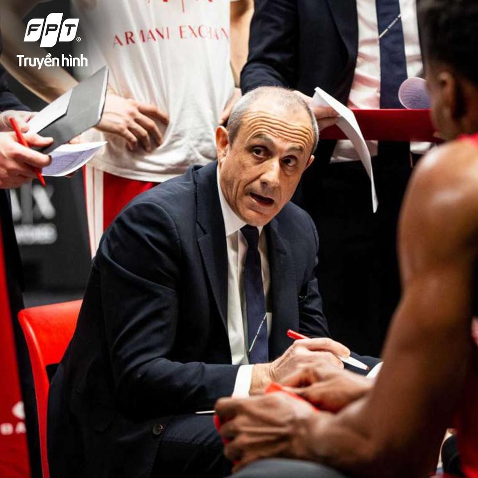 EuroLeague 2021: FC Barcelona, AX Milan, Anadolu Efes thẳng tiến Final Four - 4 EuroLeague 2021: FC Barcelona, AX Milan, Anadolu Efes thẳng tiến Final Four - 4