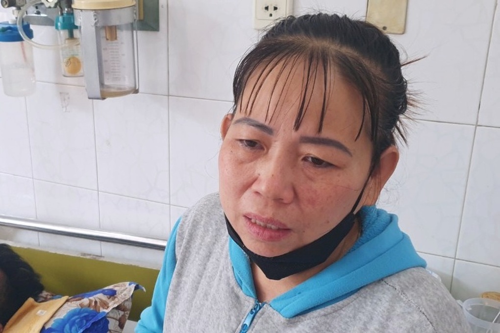 Người đàn ông hóa thành ngọn đuốc sống trào nước mắt bên giường bệnh - 2 Người đàn ông hóa thành ngọn đuốc sống trào nước mắt bên giường bệnh - 2