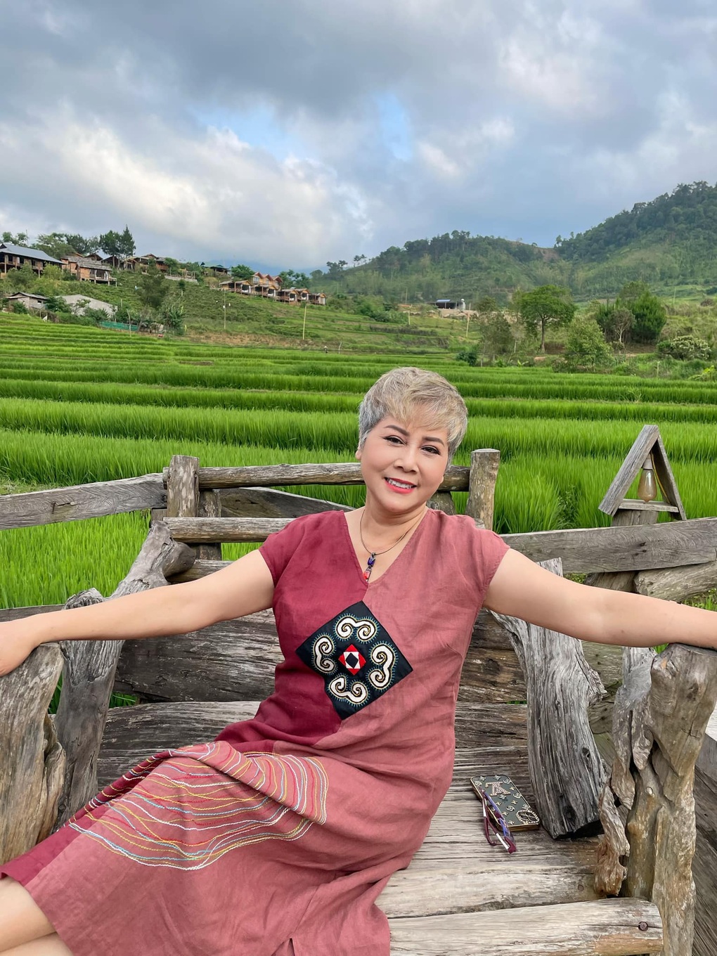 NSND Minh Hằng, NSND Lan Hương gây sốt với bức ảnh cách đây 3 thập kỷ - 5 NSND Minh Hằng, NSND Lan Hương gây sốt với bức ảnh cách đây 3 thập kỷ - 5