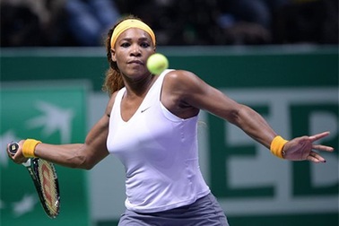 Serena Williams tiếp tục thăng hoa, Azarenka thua sốc