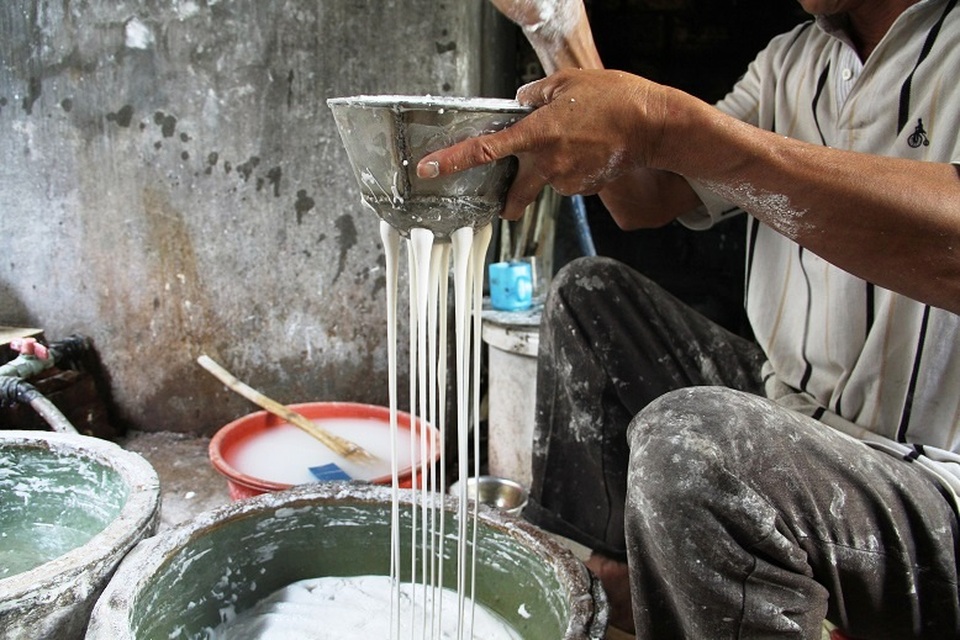 Làng bún - bánh tất bật ‘đỏ lửa’, chạy đua kiếm tiền sắm Tết - 5 Làng bún - bánh tất bật ‘đỏ lửa’, chạy đua kiếm tiền sắm Tết - 5