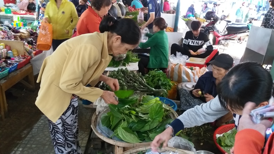 Đà Nẵng: Nhộn nhịp phiên chợ Tết ngày cuối năm - 7 Đà Nẵng: Nhộn nhịp phiên chợ Tết ngày cuối năm - 7