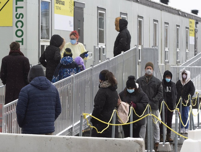 Canada đang chuẩn bị các chương trình tiêm chủng vaccine phòng COVID-19 hàng năm. (Ảnh: AP)