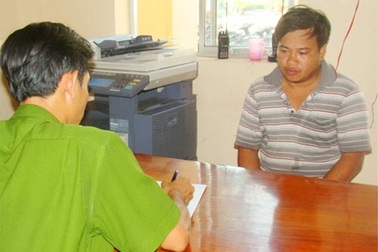 Hối lộ cảnh sát giao thông, tài xế bị bắt giam