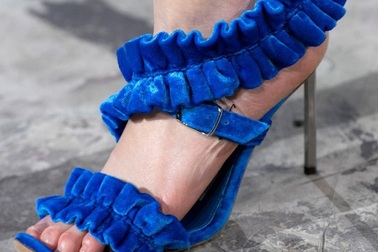 Xu hướng giày dép mới cho mùa hè - thu 2020