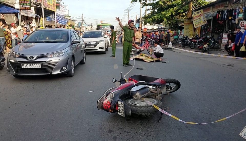 Va chạm xe máy, người đàn ông không đội mũ bảo hiểm tử vong - 1 Va chạm xe máy, người đàn ông không đội mũ bảo hiểm tử vong - 1