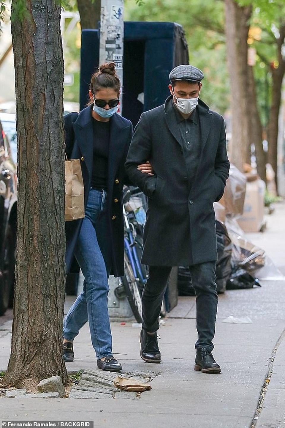 Katie Holmes rạng ngời bên bạn trai trẻ - 3 Katie Holmes rạng ngời bên bạn trai trẻ - 3
