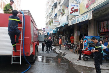 Hoảng loạn vì cháy căn hộ chung cư