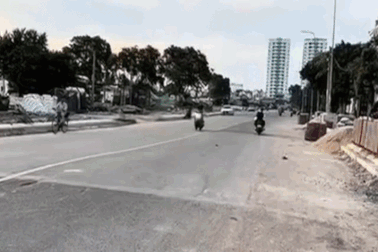 Nam thanh niên lái xe SH liên tục bốc đầu ở TPHCM