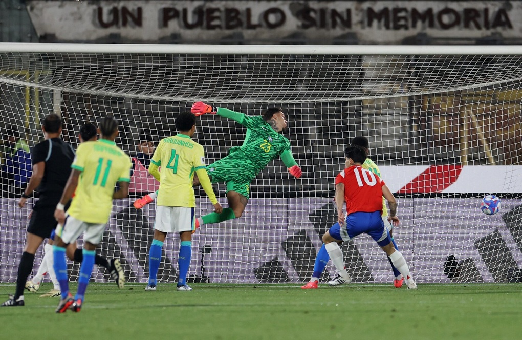 Đội tuyển Brazil ngược dòng đánh bại Chile ở vòng loại World Cup 2026 - 1