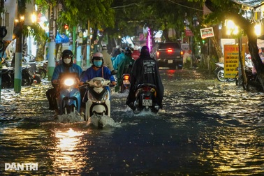 Hệ thống chống ngập nghìn tỷ "bất lực" khiến Cần Thơ ngập nặng sau mưa lớn