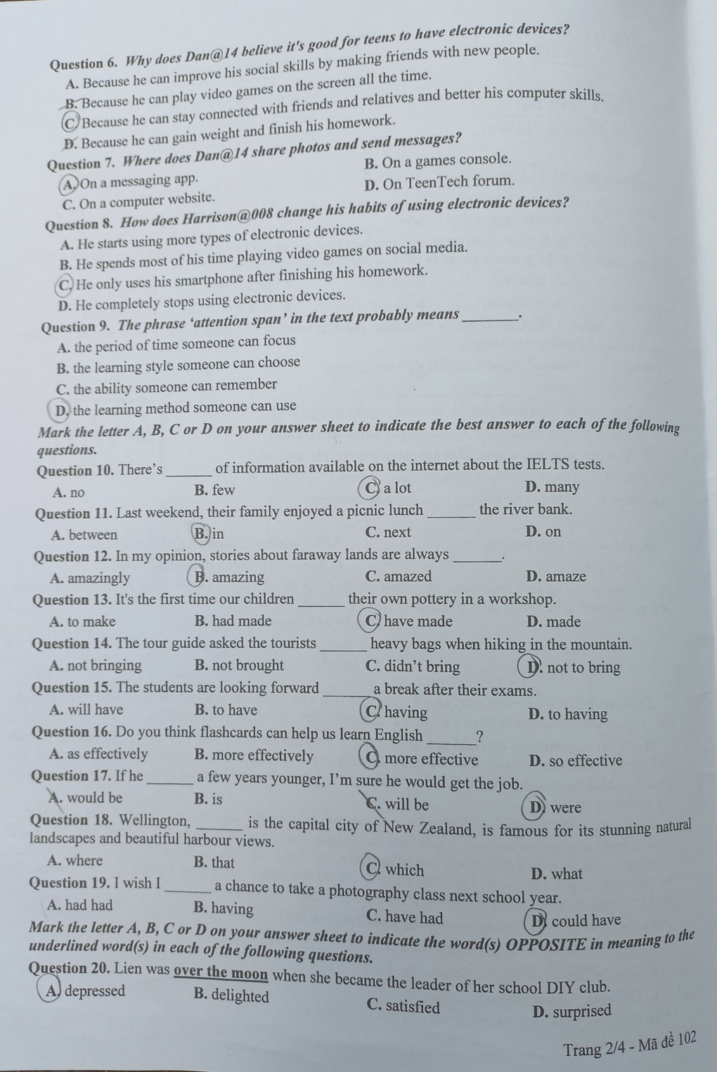 Mặt trái thiết bị điện tử với giới trẻ vào đề tiếng Anh thi lớp 10 ở Hà Nội - 6