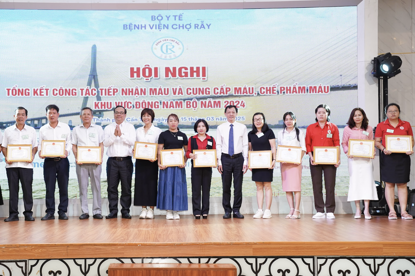 Thứ trưởng Bộ Y tế nói về chế phẩm sinh học cực kỳ quan trọng để cứu người - 2