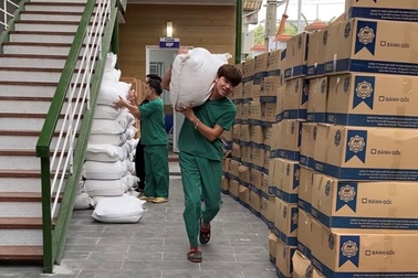 Chuyến đi cứu trợ miền Trung thứ 2 của Nhà máy y dược phẩm Vĩnh Điển.