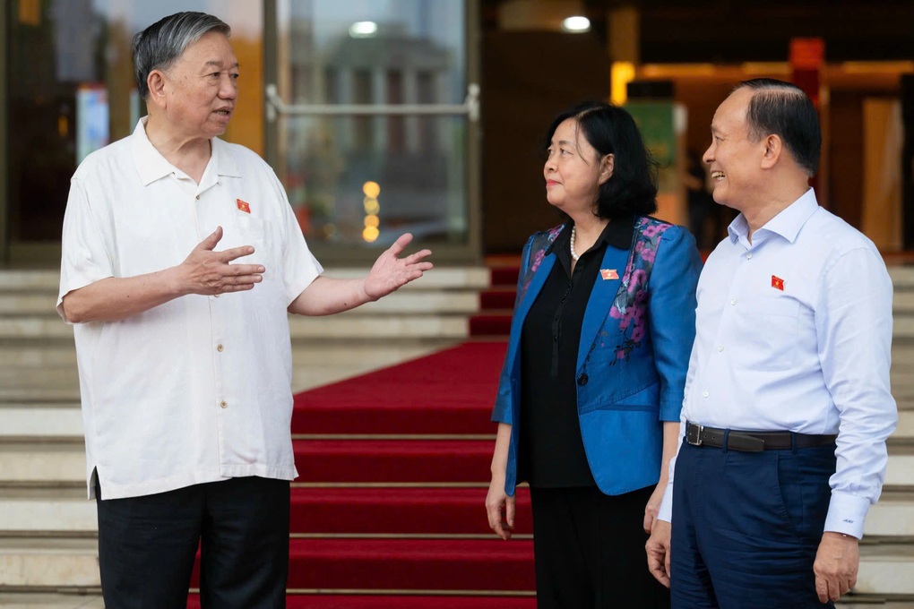 Ngân hàng đổ vỡ thì không có trách nhiệm gì với dân à, không thể được - 2 Ngân hàng đổ vỡ thì không có trách nhiệm gì với dân à, không thể được - 2