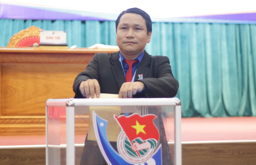 Xây dựng đội ngũ cán bộ Đoàn năng động, dám nghĩ, dám làm - 4 Xây dựng đội ngũ cán bộ Đoàn năng động, dám nghĩ, dám làm - 4