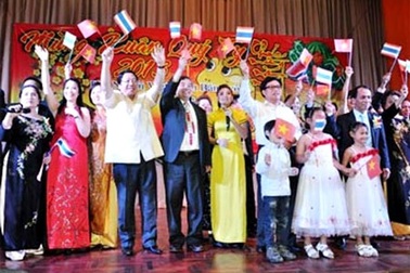 Kiều bào các nước đón Tết Quý Tỵ sớm 