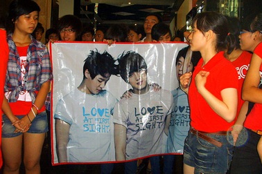 Teen Hà thành thể hiện tình yêu với thần tượng JYJ 