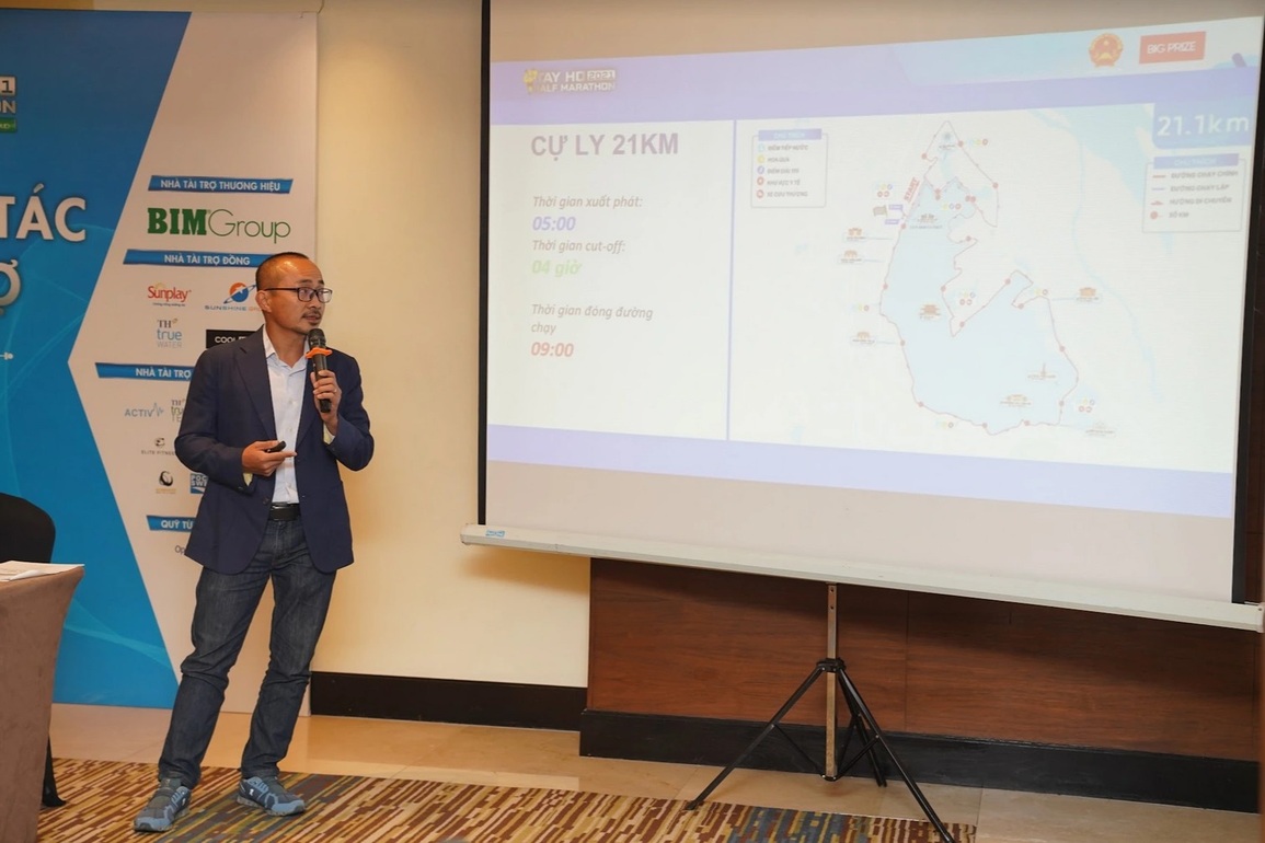 Hơn 3000 vận động viên tham gia giải chạy Tay Ho Half Marathon 2021 - 1 Hơn 3000 vận động viên tham gia giải chạy Tay Ho Half Marathon 2021 - 1