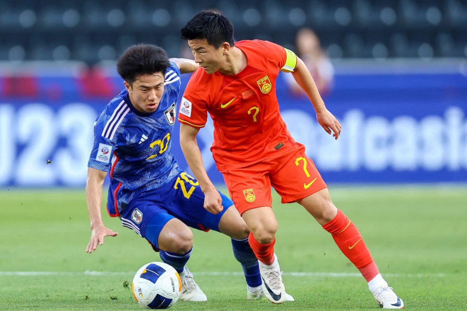 U23 Trung Quốc không thể duy trì áp lực dù được thi đấu hơn người trong hiệp hai (Ảnh: Getty).