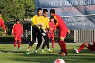 Cầu thủ U20 Việt Nam thách đố nhau xé lưới U20 Honduras