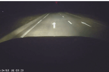 Ô tô lao thẳng xuống bờ ao vì đường tối, không có cảnh báo