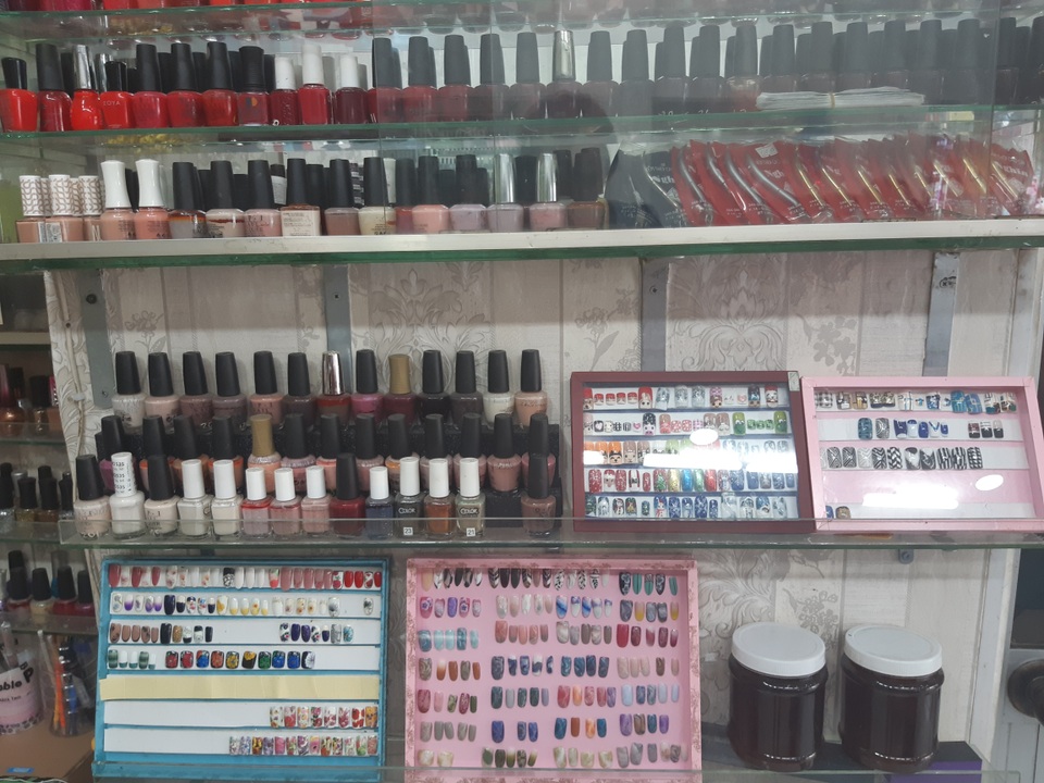 Tiệm nail “điêu đứng” vì... ế khách - 4 Tiệm nail “điêu đứng” vì... ế khách - 4