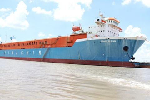 Đổ 100.000 tỉ đồng vào Vinalines