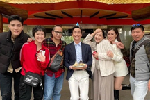 Diễn viên VTV vật vã khi mặc áo khoác giữa trời nắng nóng 40 độ C