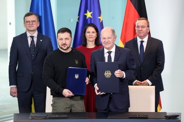 Các hiệp ước an ninh song phương: Cửa ngách để Ukraine vào NATO