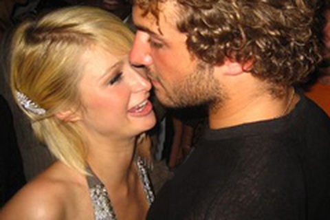 Paris Hilton tái hợp với người yêu cũ