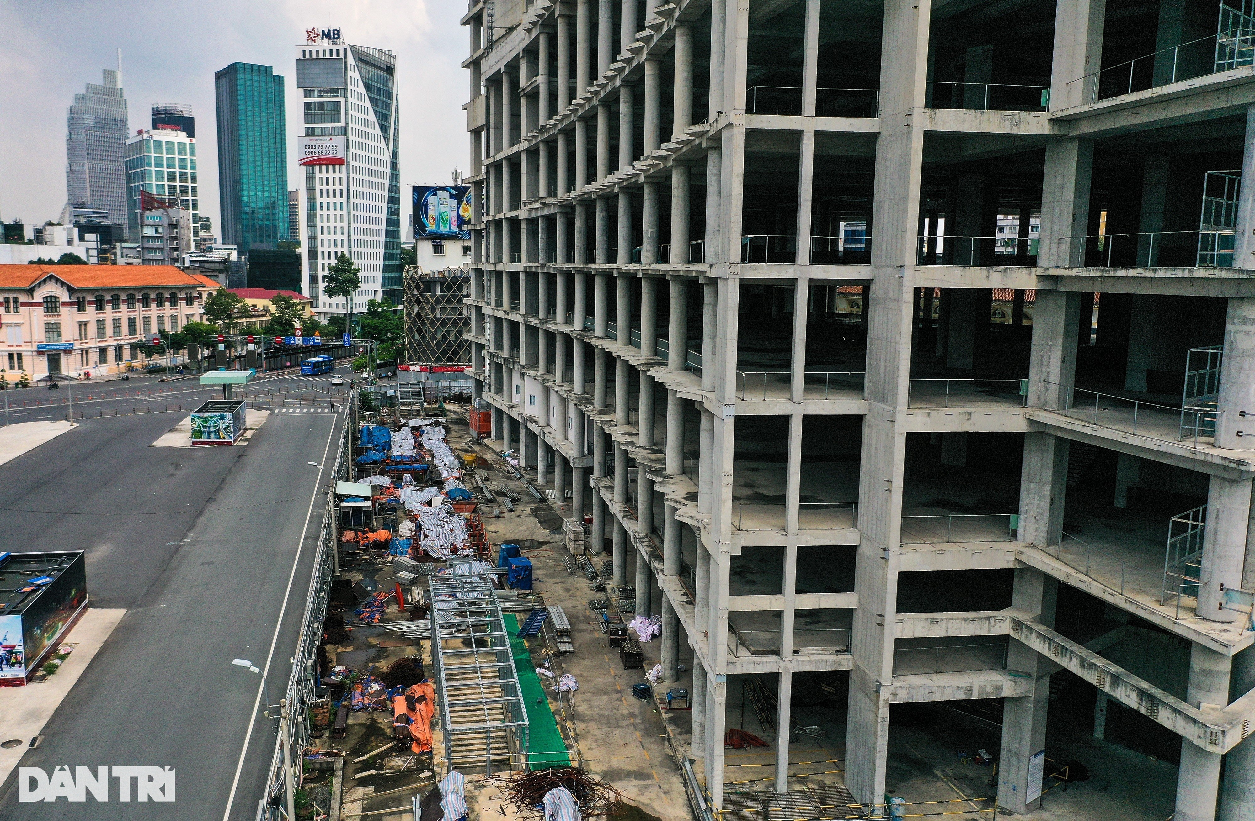 Cận cảnh siêu phẩm chục nghìn tỷ trơ khung trên &quot;đất kim cương&quot; ở TPHCM