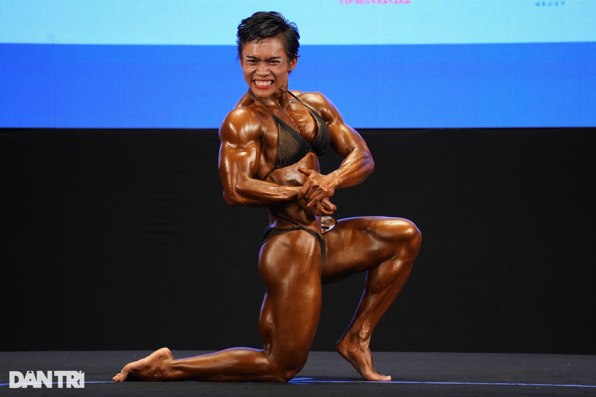 Mãn nhãn màn trình diễn của các nữ lực sĩ giành HCV tại SEA Games 31 - 9 Mãn nhãn màn trình diễn của các nữ lực sĩ giành HCV tại SEA Games 31 - 9