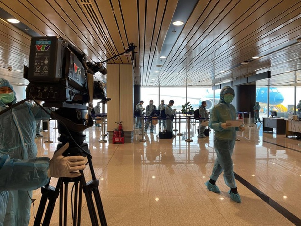 BTV Thu Hà phủ nhận tin ê kíp Chiều cuối năm của VTV trở thành F1 - 2