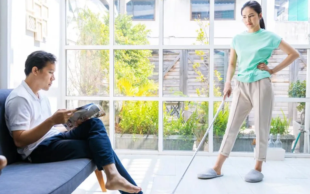 Chồng khoe sắp chuyển công tác về gần nhà khiến tôi lo đến mất ngủ - 1