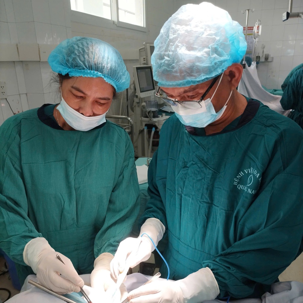 Cấp cứu kịp thời bệnh nhân có tiền sử rối loạn tâm thần - 1 Cấp cứu kịp thời bệnh nhân có tiền sử rối loạn tâm thần - 1