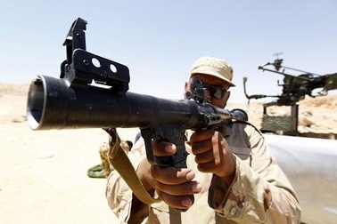 Libya: Phe nổi dậy tấn công thủ đô, chuẩn bị gặp giới chức NATO 