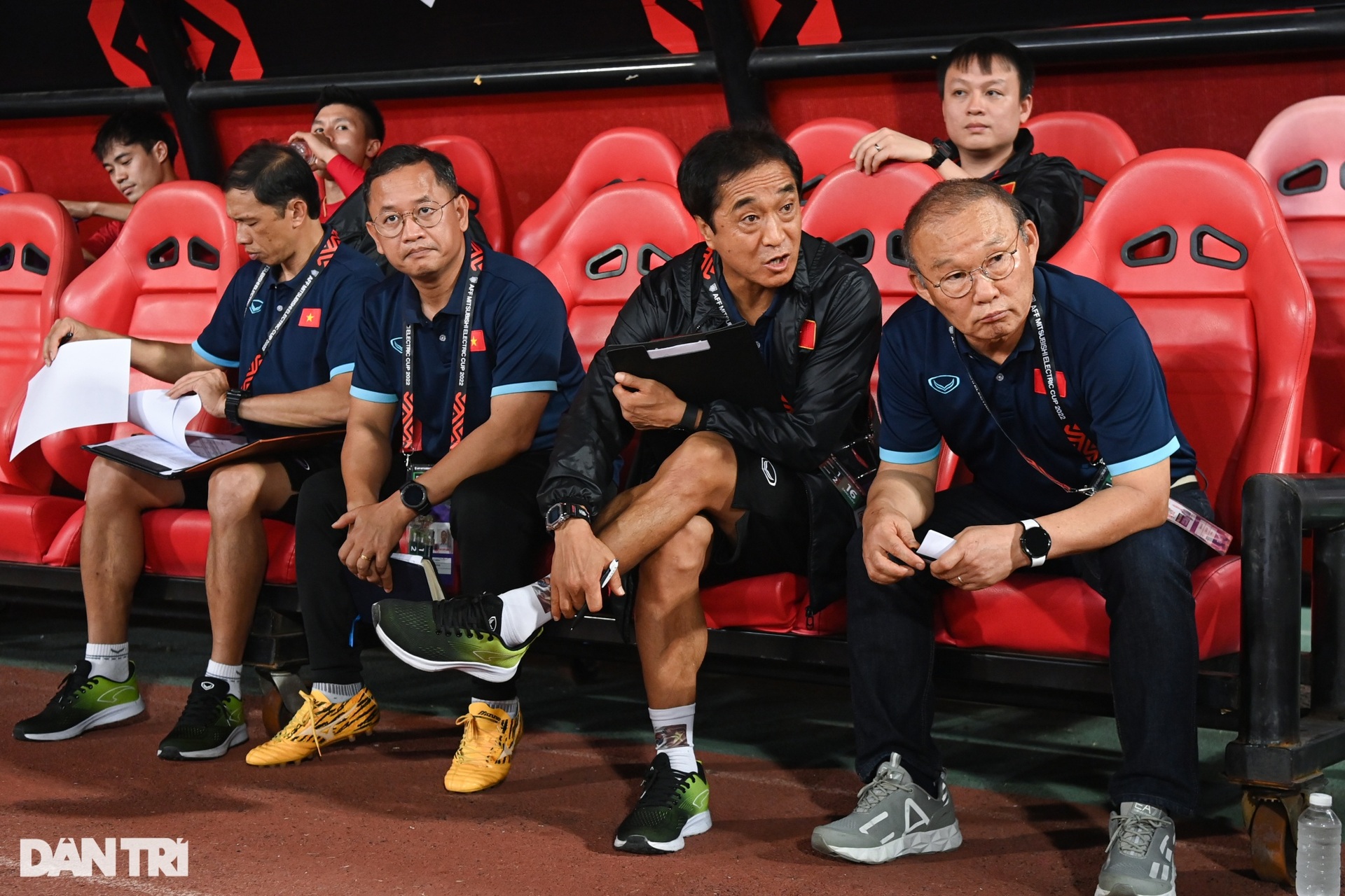 Khoảnh khắc cảm xúc của HLV Park ở trận đấu cuối cùng với tuyển Việt Nam - 5 Khoảnh khắc cảm xúc của HLV Park ở trận đấu cuối cùng với tuyển Việt Nam - 5